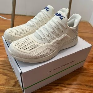 APL Women's TechLoom Tracer Pristine - New in Box